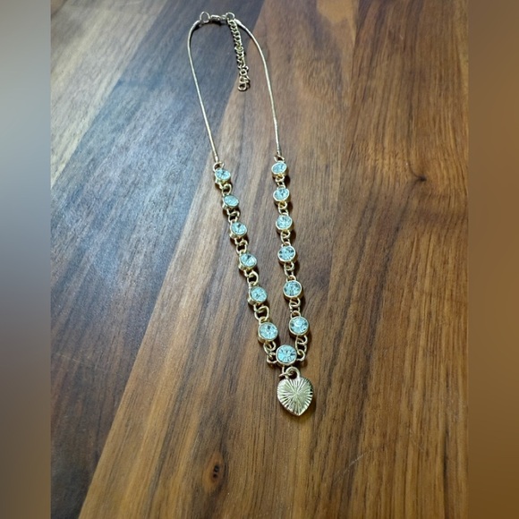 Gold Tone Clear Sparkling Rhinestone Jewel Heart Shaped Simple Pendant Necklace - Picture 5 of 7